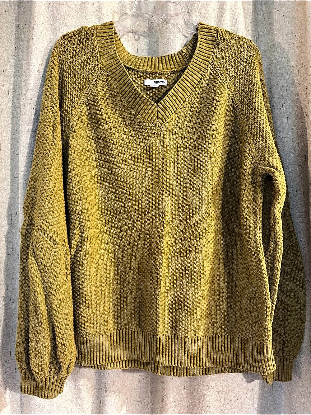 Sonoma Women's V-Neck Sweater in Yellow XL Like New